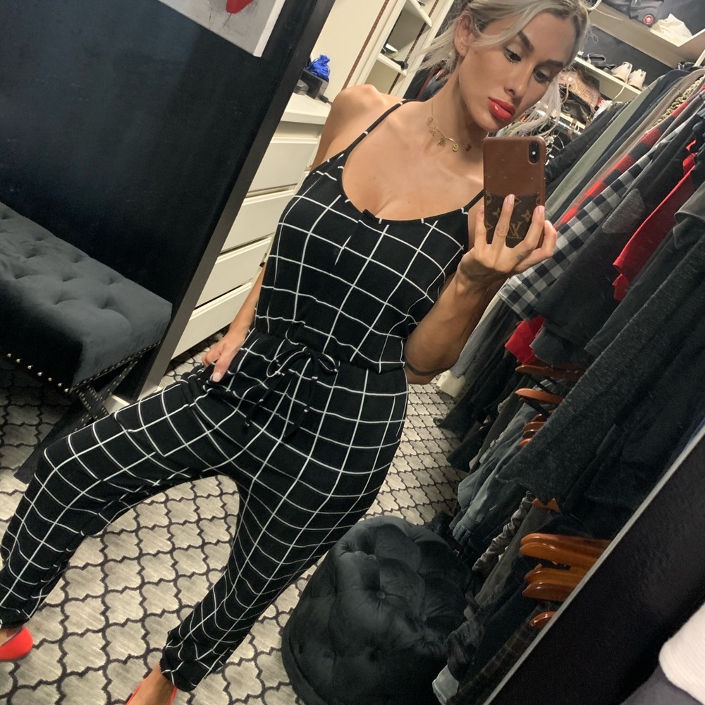 Cute checkered jumpsuit size M/L Shein